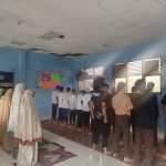Sholat berjamaah Murid SMP PGRI 2 CIPARAY